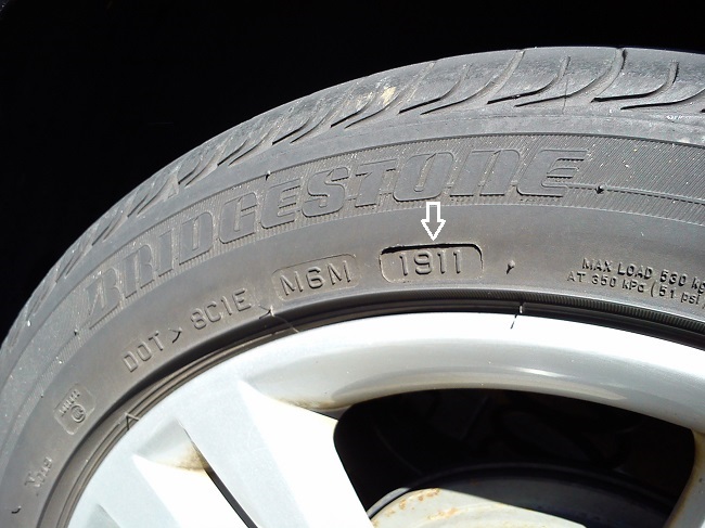 Gebrauchtwagen Check - Reifen prüfen, Profiltiefe, Zustand, Alter - Herstellungsjahr